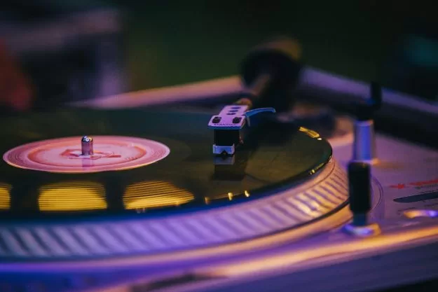 Why should you hire a wedding DJ Why should you hire a wedding DJ