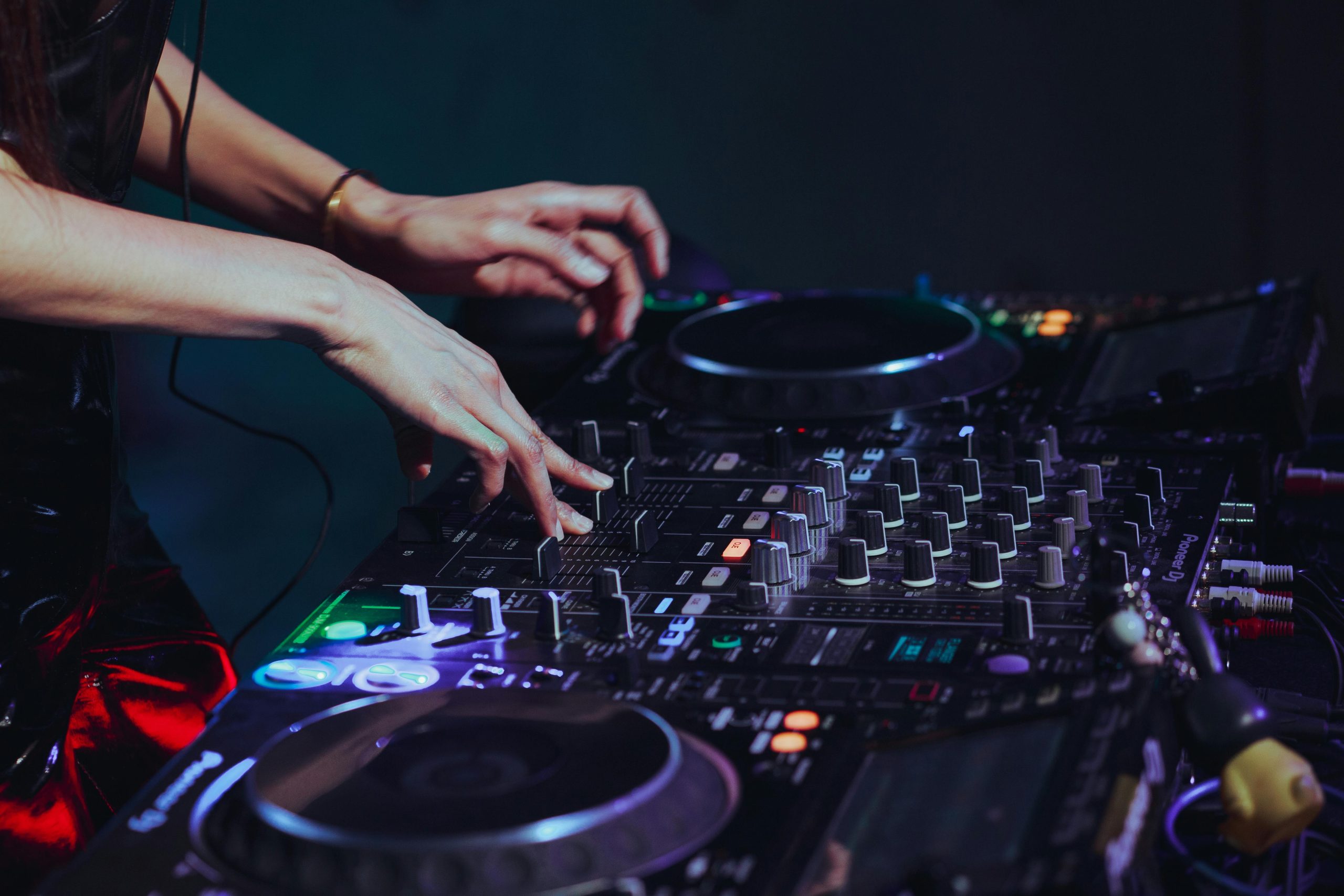 bookingyourmelbournedj How to book your melbourne wedding dj